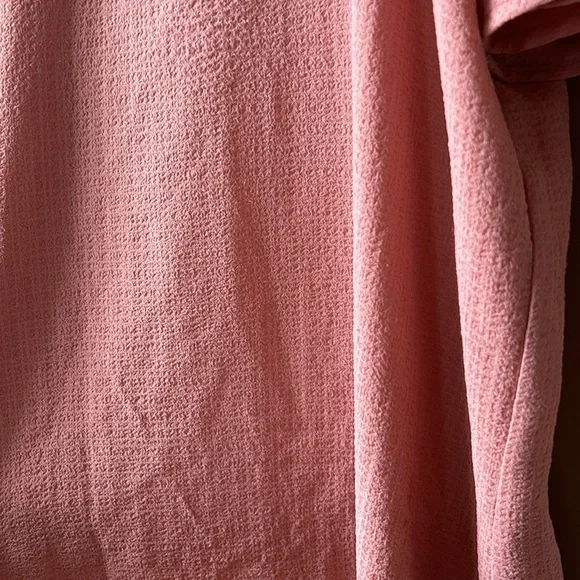 BANANA REPUBLIC FACTORY pink flutter sleeve blouse size L - Picture 4 of 6